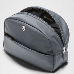 Lululemon City essentials pouch 4L Oil Grey